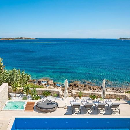 Villa Carisma Island Vis Luaran gambar