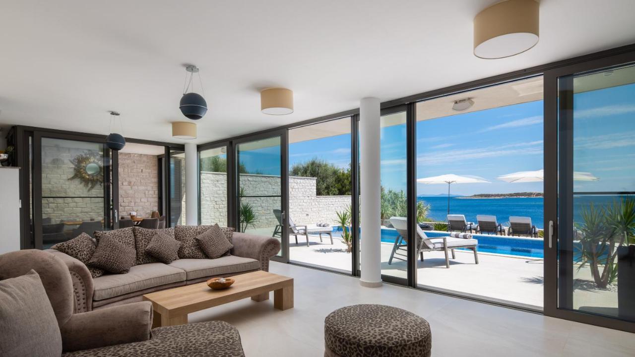 Villa Carisma Island Vis Luaran gambar