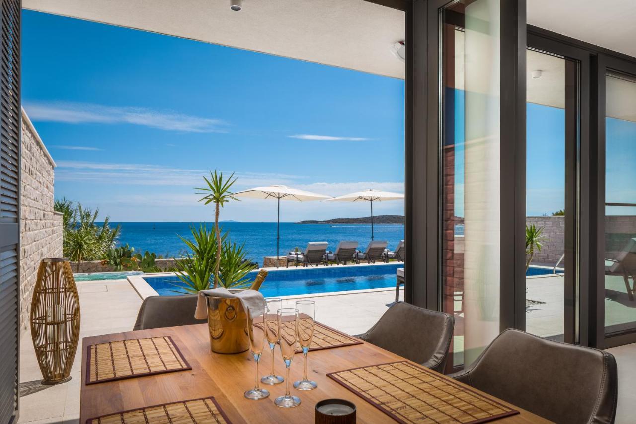 Villa Carisma Island Vis Luaran gambar