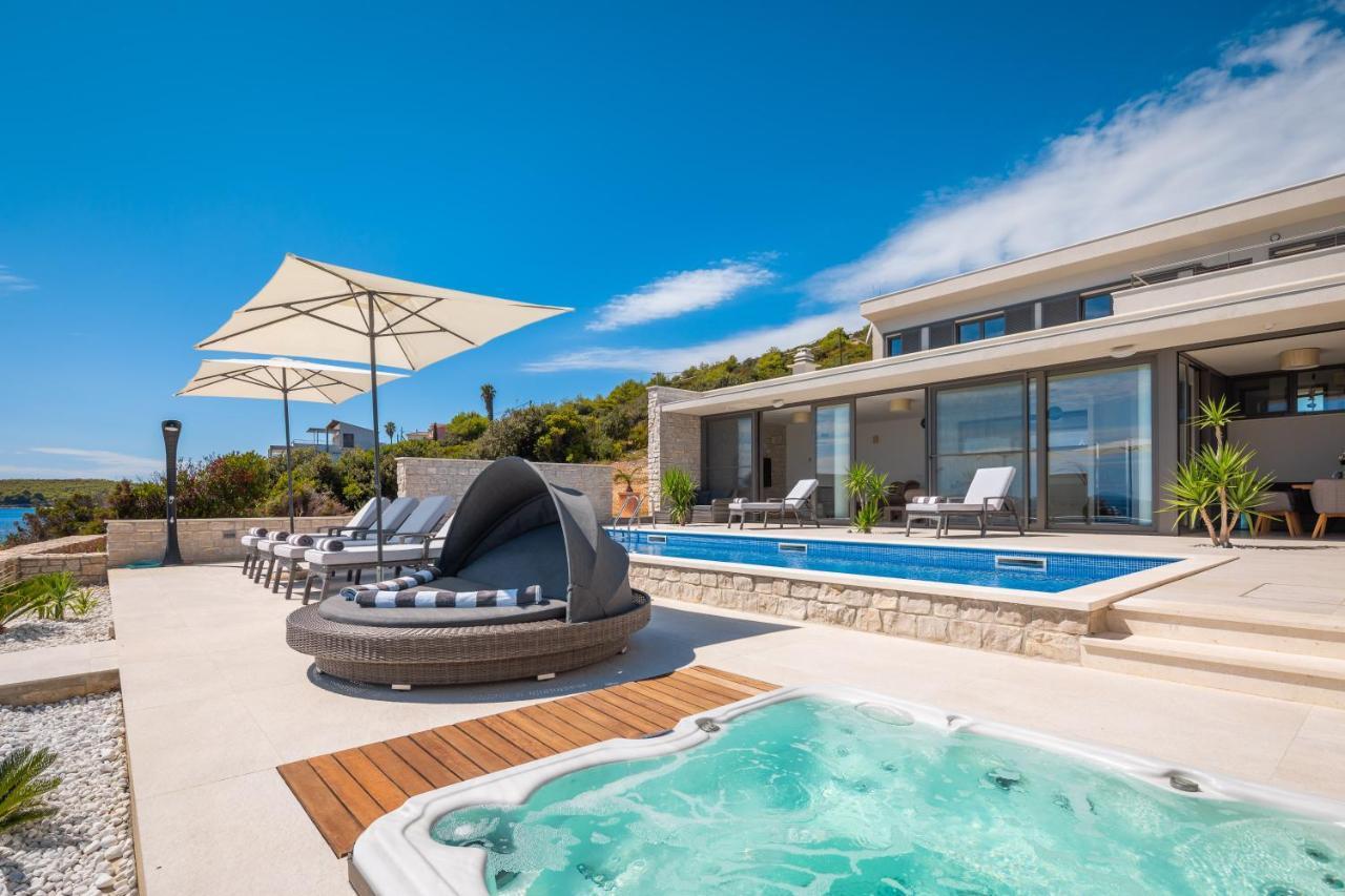 Villa Carisma Island Vis Luaran gambar