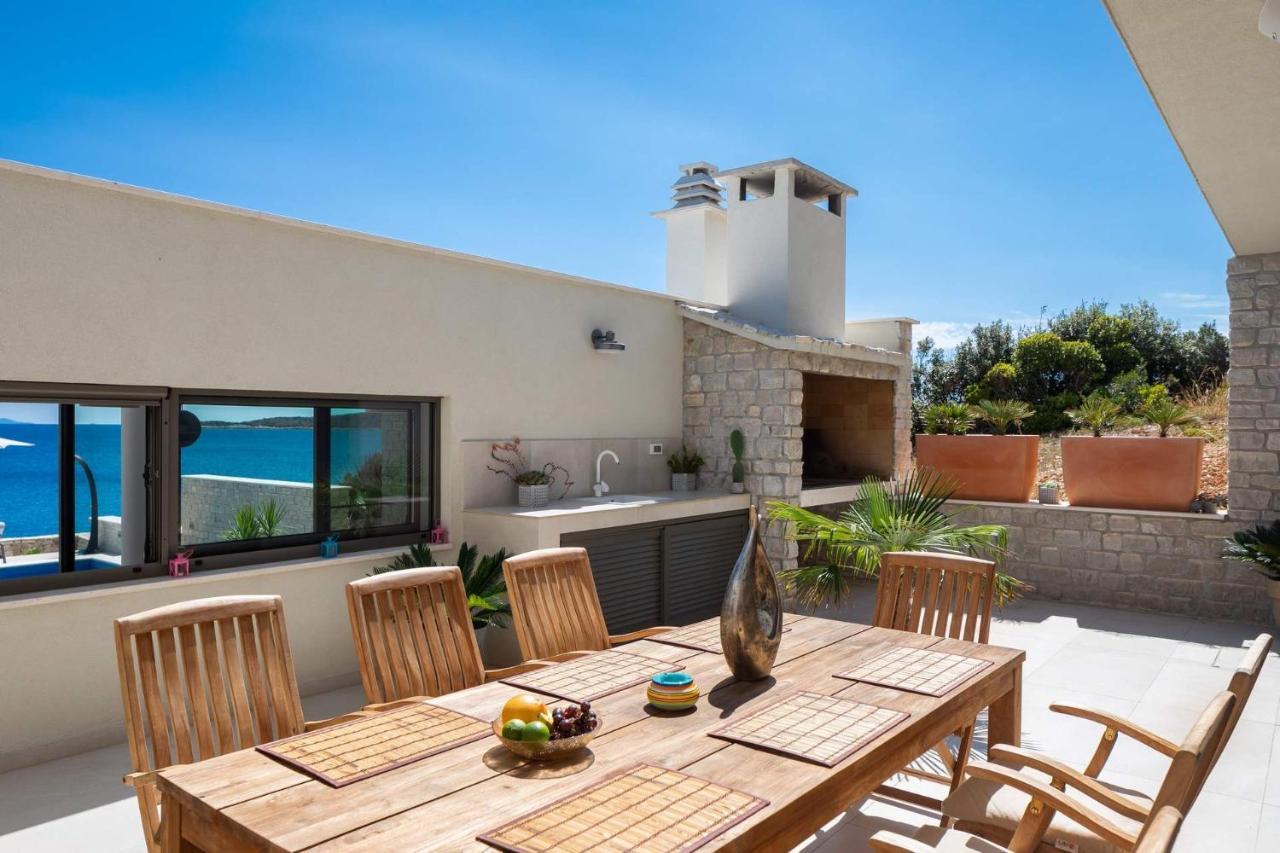 Villa Carisma Island Vis Luaran gambar
