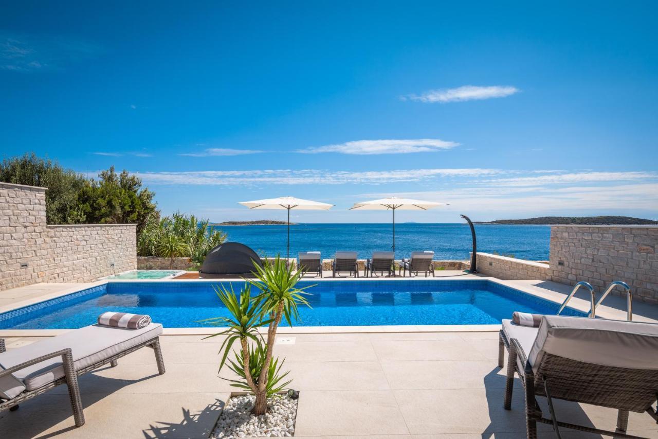 Villa Carisma Island Vis Luaran gambar