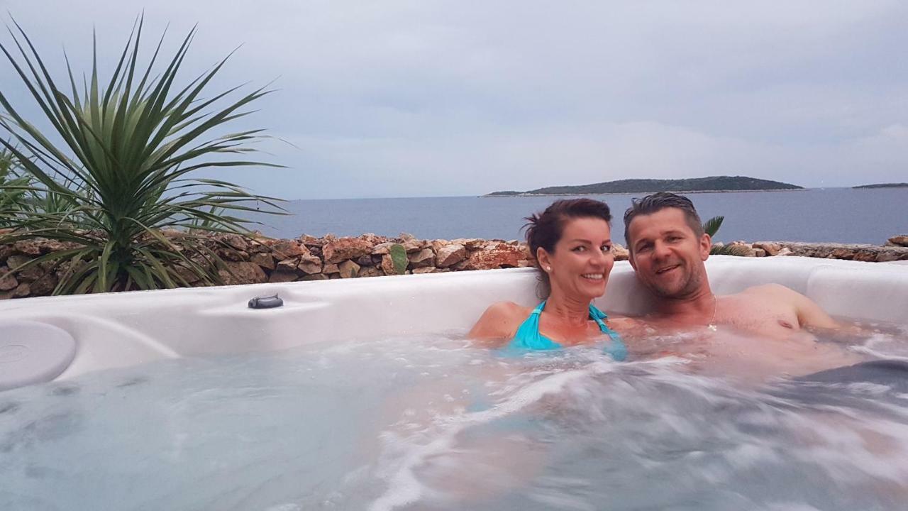 Villa Carisma Island Vis Luaran gambar