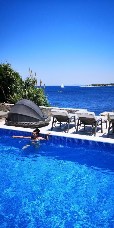 Villa Carisma Island Vis Luaran gambar