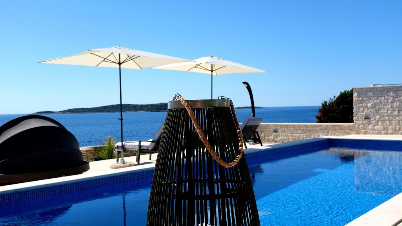 Villa Carisma Island Vis Luaran gambar